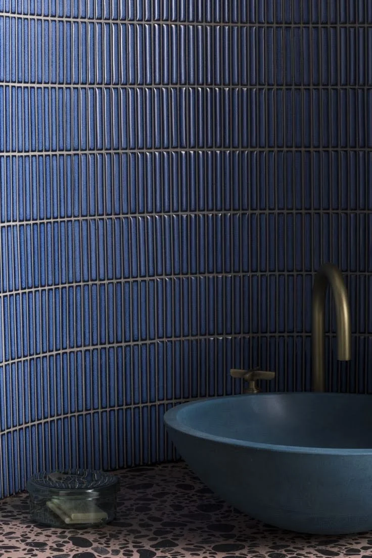 Mẫu gạch mosaic màu xanh dương ốp tường mã LUMHT028