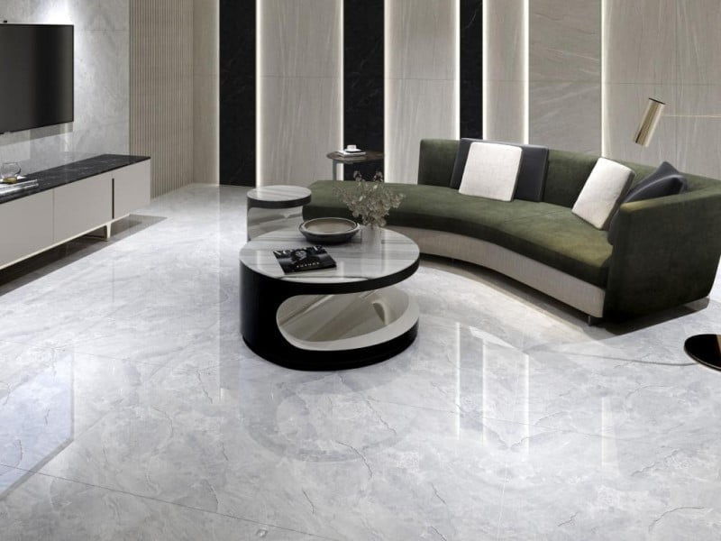 Phòng khách lát gạch vân đá 80x80, màu xám, dễ sử dụng và tạo không gian sạch sẽ, sang trọng