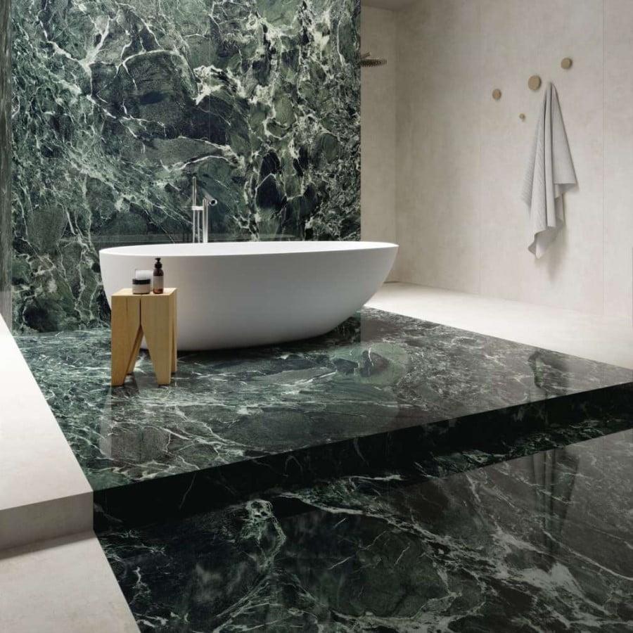 Gạch ốp lát nhà tắm màu xanh lá với chất liệu xương đá porcelain tạo nên không gian tươi mát và gần gũi với thiên nhiên.