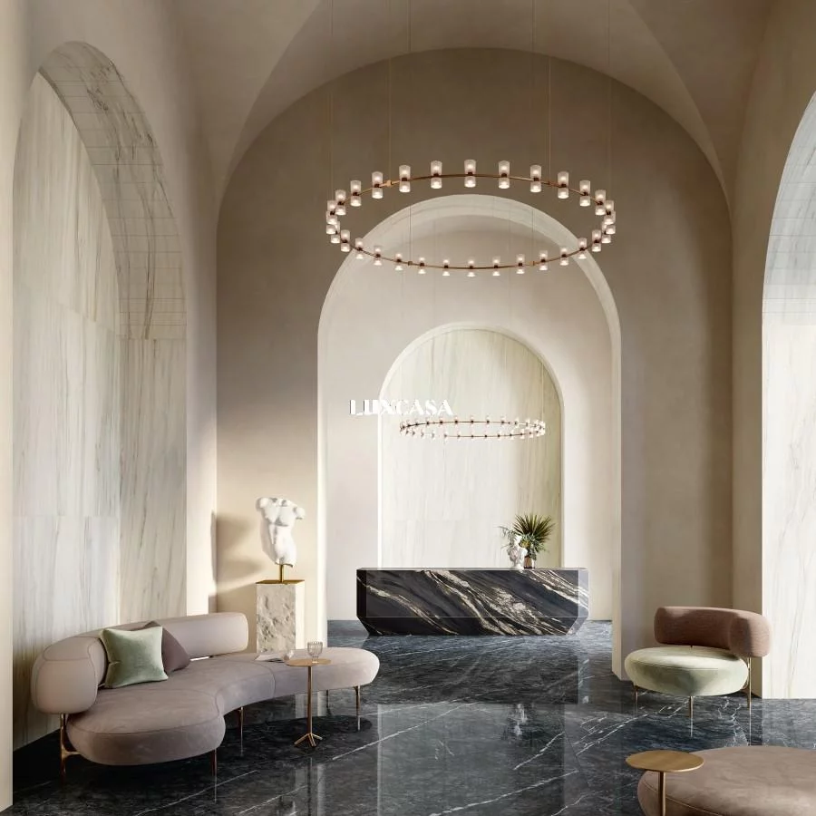 Tạo sự tương phản tinh tế bằng cách phối màu tường tương phản với gạch nền màu xám trong không gian của cửa hàng hoặc khách sạn.