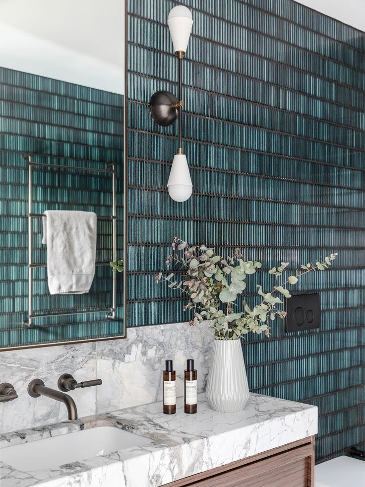 Gạch mosaic màu xanh lá ốp nhà tắm