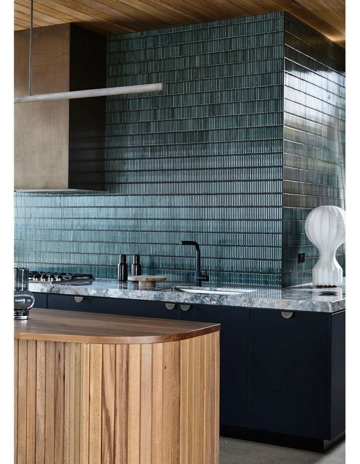 Gạch mosaic màu xanh ốp bếp mã MHT018
