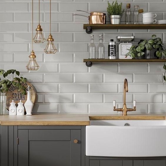 Gạch thẻ vát cạnh ốp tường bếp