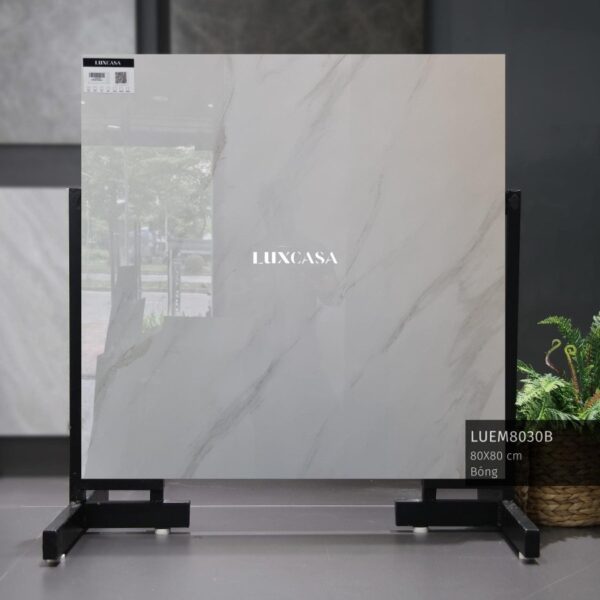 Mẫu gạch 80x80 bóng kiếng trắng vân mây mã là LUEM8030B