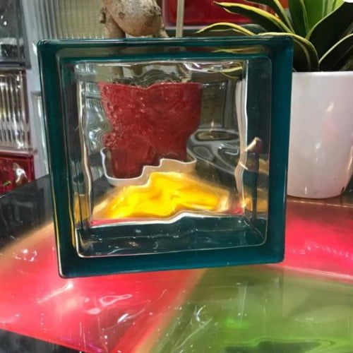 Gahcj kính xuyên sáng màu xanh đá