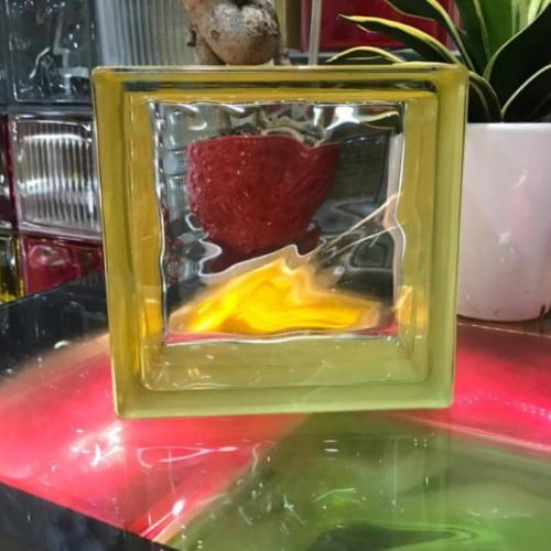 Gạch kính xuyên sáng vàng tranh
