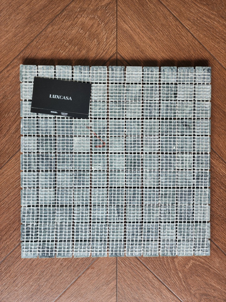 Mặt sau của vỉ đá mosaic thông thường