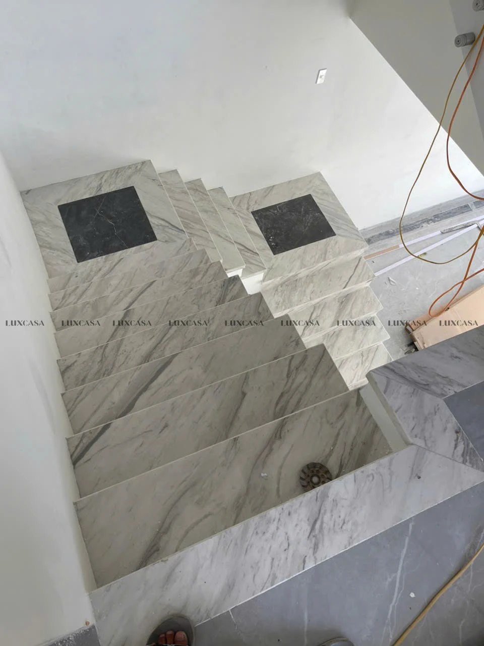 Đá nung kết Carrara làm cầu thang (2)