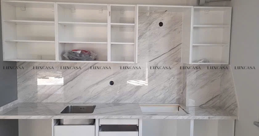 Đá nung kết Carrara ốp bếp