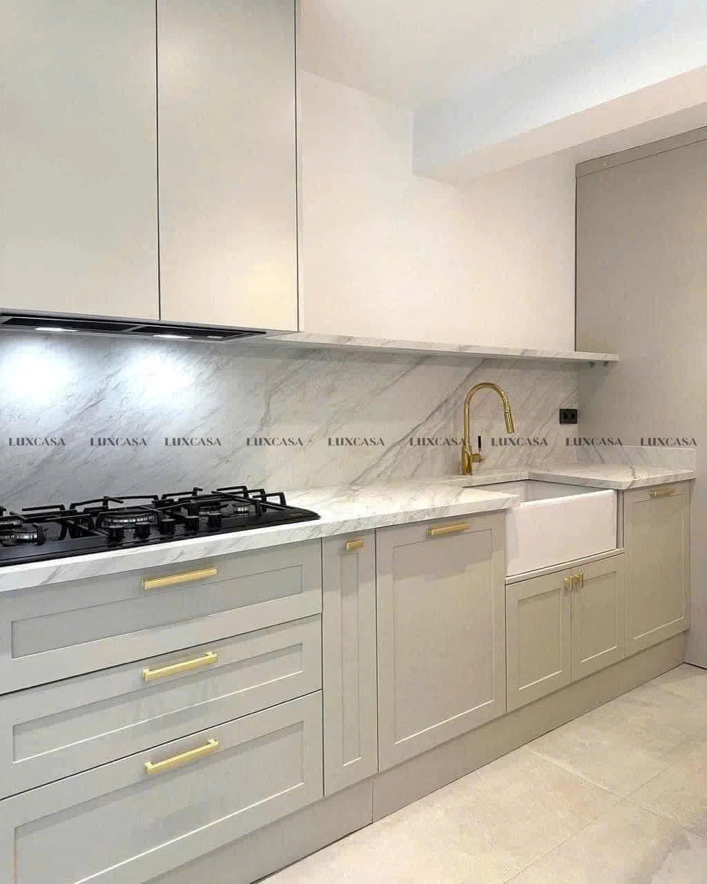 Đá nung kết Carrara ốp tường bếp