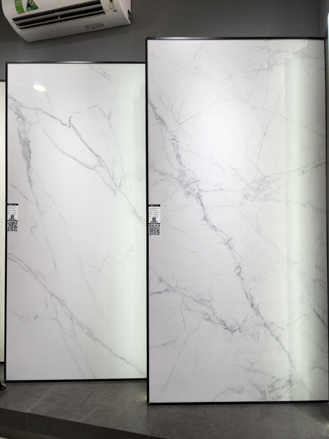 Mẫu gạch lát nền màu trắng vân khói 90x180