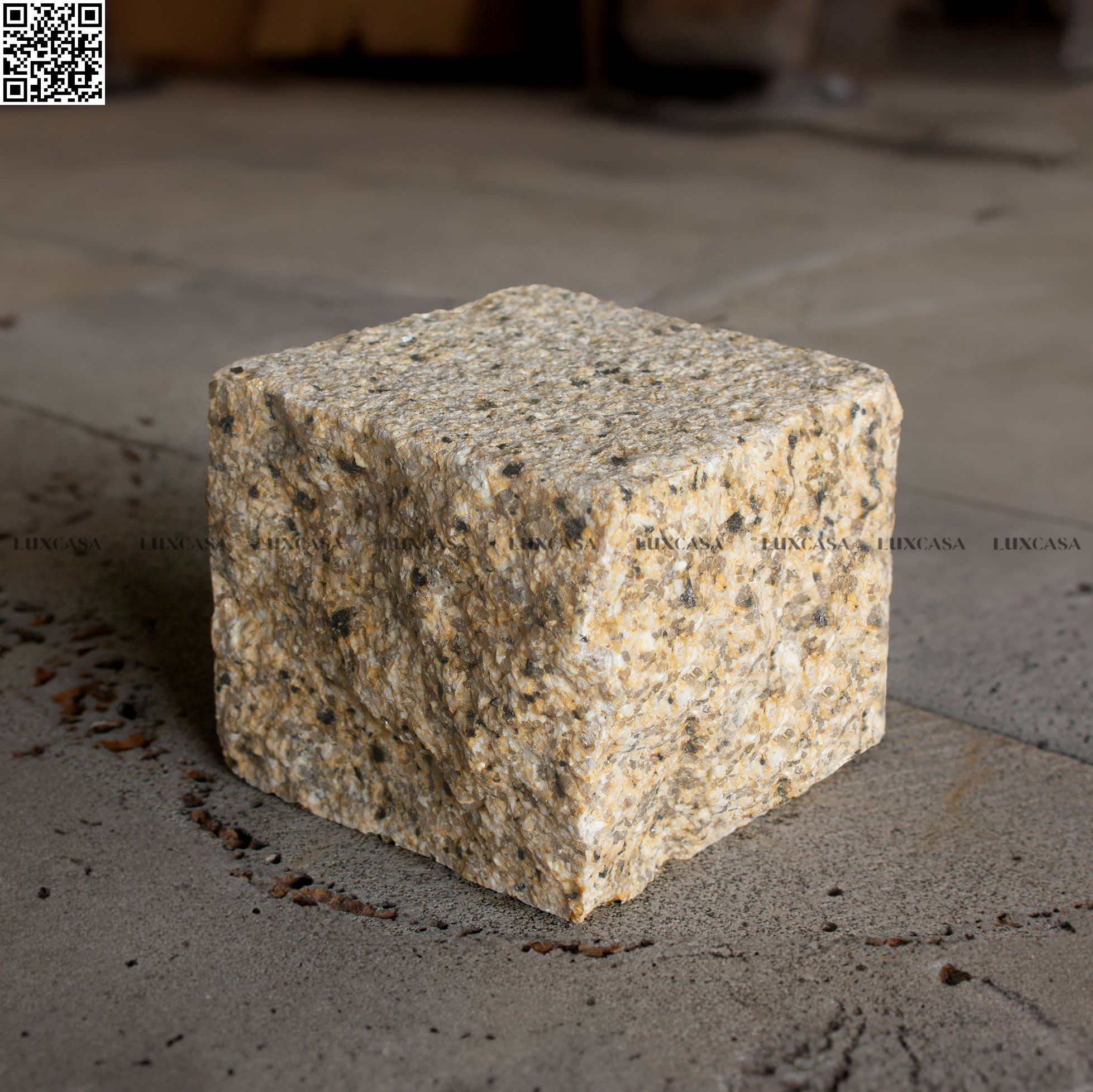 Đá cubic vàng Bình Định