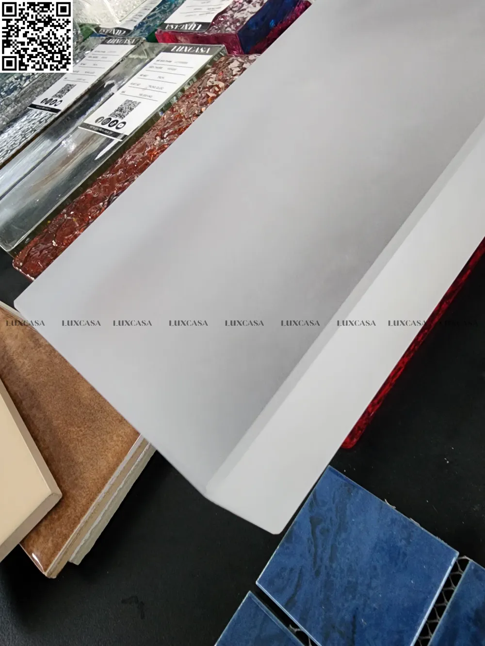 Gạch kính đặc mờ cao cấp LU-RR-07