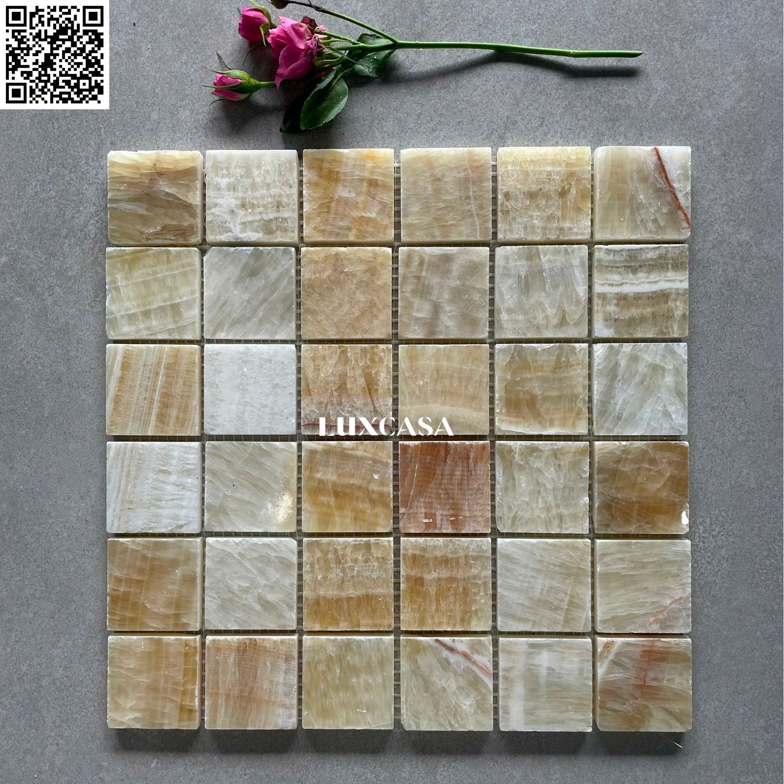 Mosaic đá onyx vàng