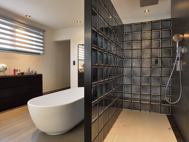 Gạch lấy sáng tường nhà tắm