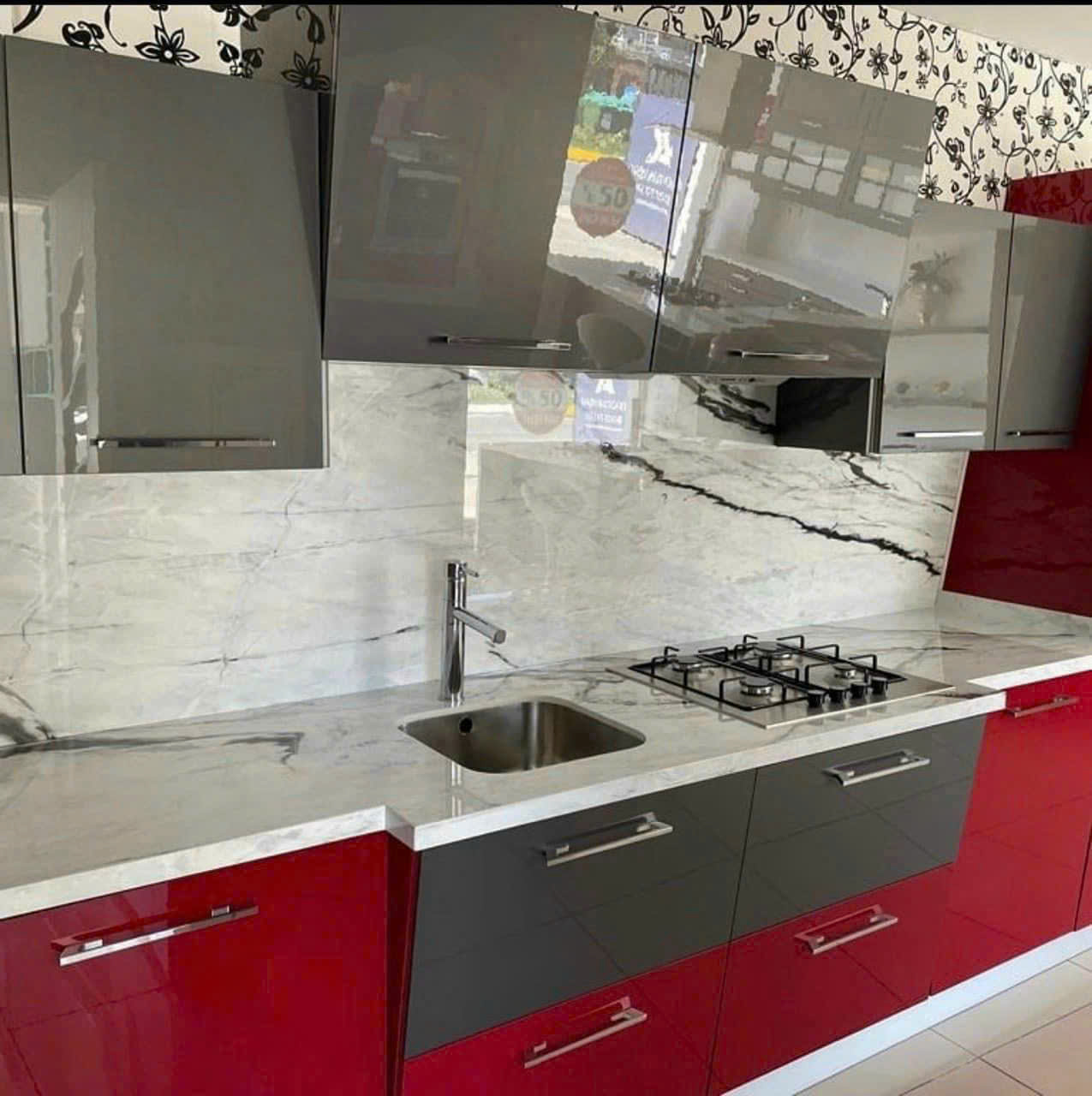 Đá nung kết ốp tường bếp