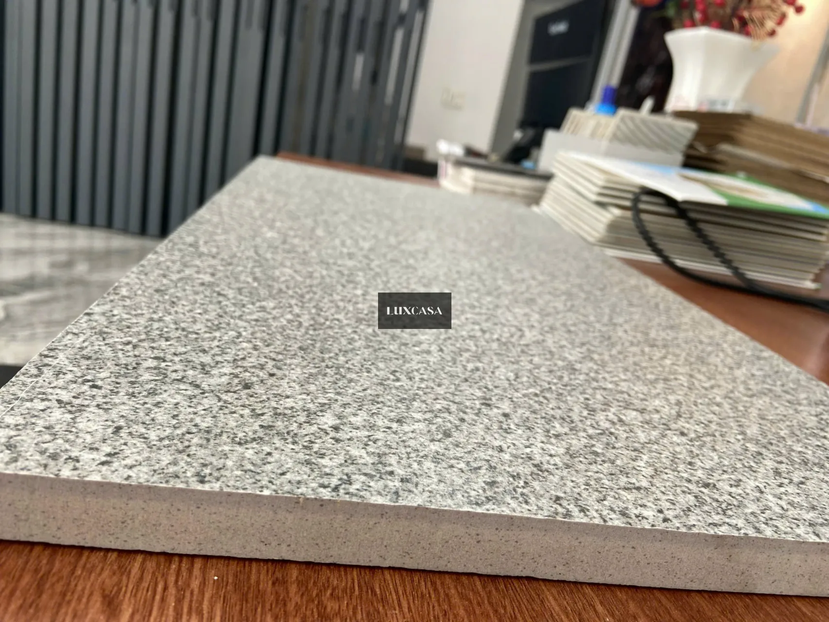 Gạch lát sân 30x60x2cm 360LU31802