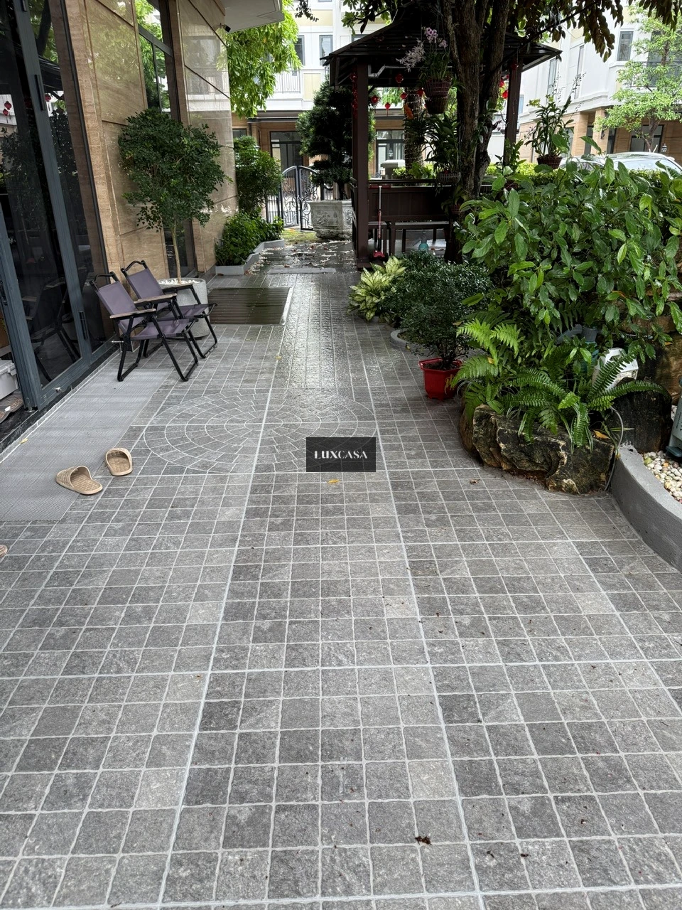 Gạch lát sân trước của nhà 60x60 mã 60LUFF6663Y