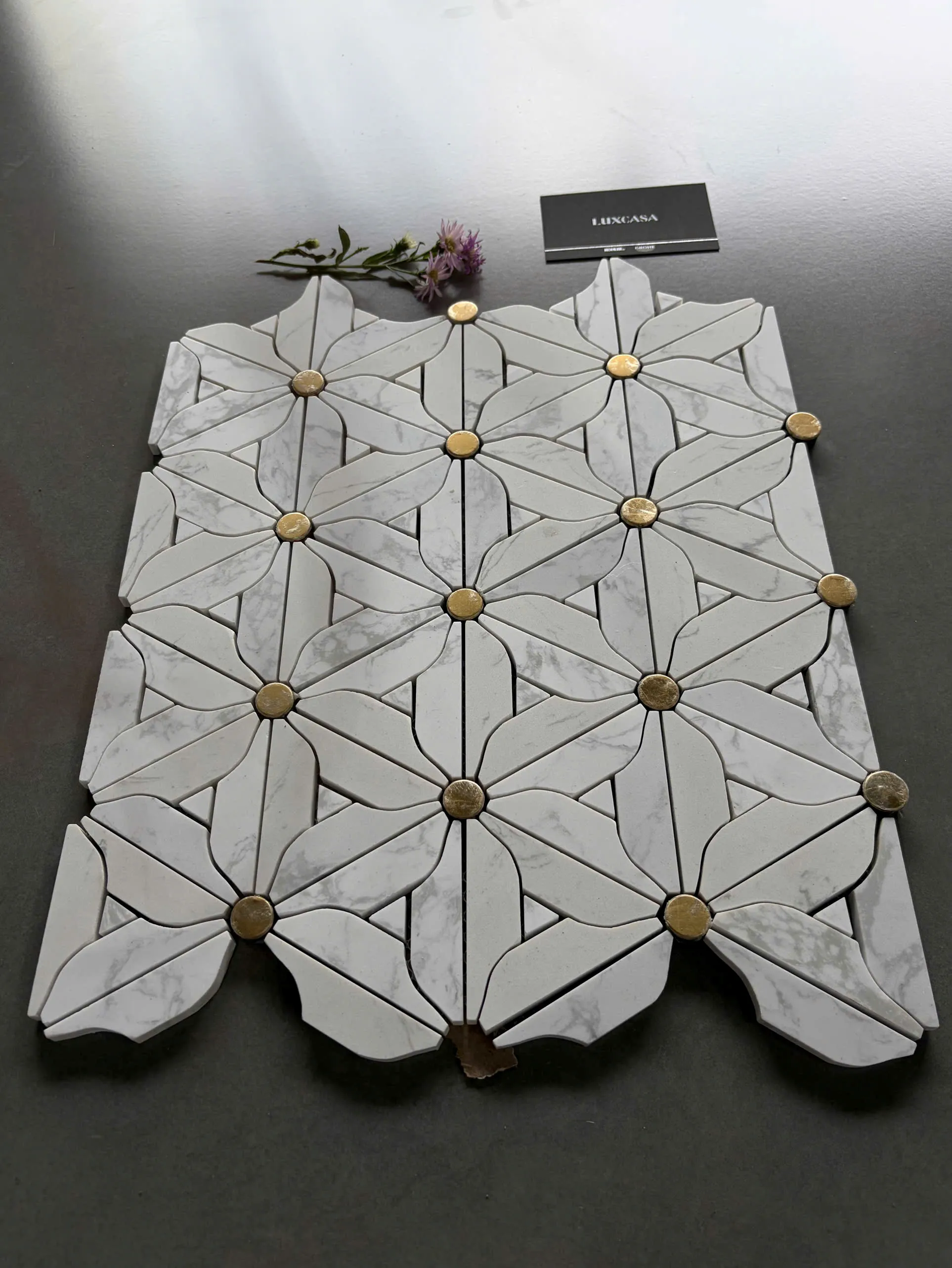 Mẫu đá mosaic cao cấp trắng LUTH8225