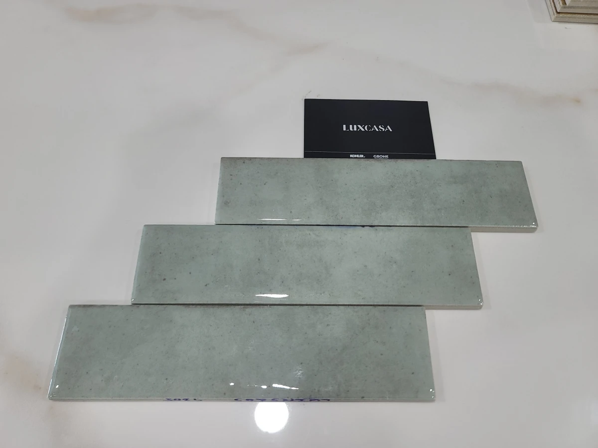 Mẫu gạch thẻ bóng 50x200mm LUIN5205 (1)