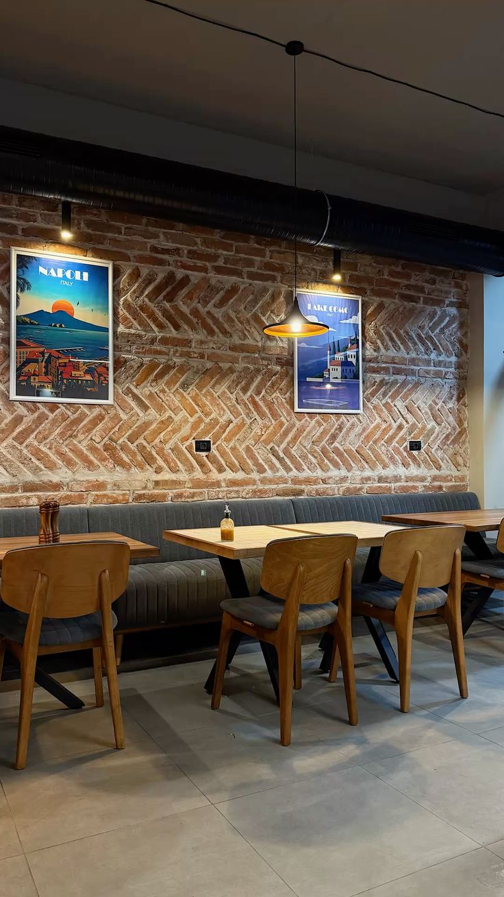 Gạch cổ giá rẻ ốp quán cafe