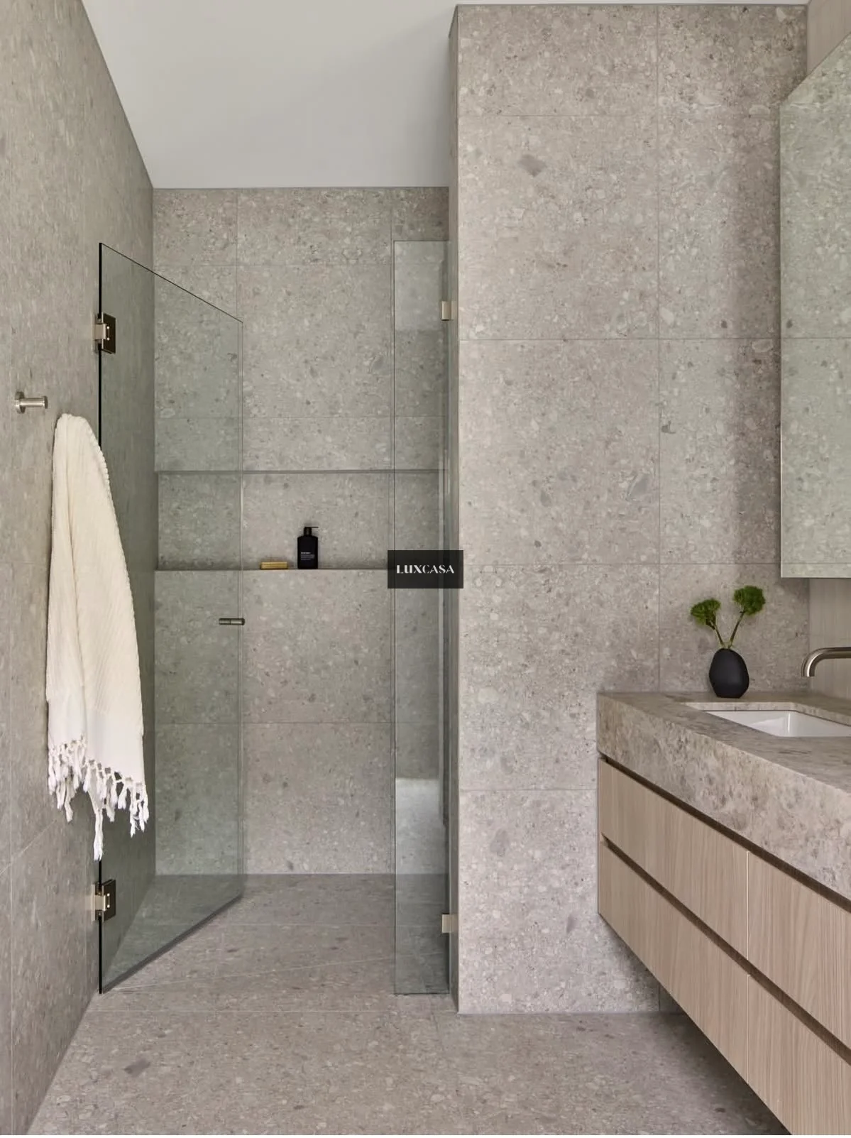 Gạch chống trơn vân terrazzo lát nhà tắm