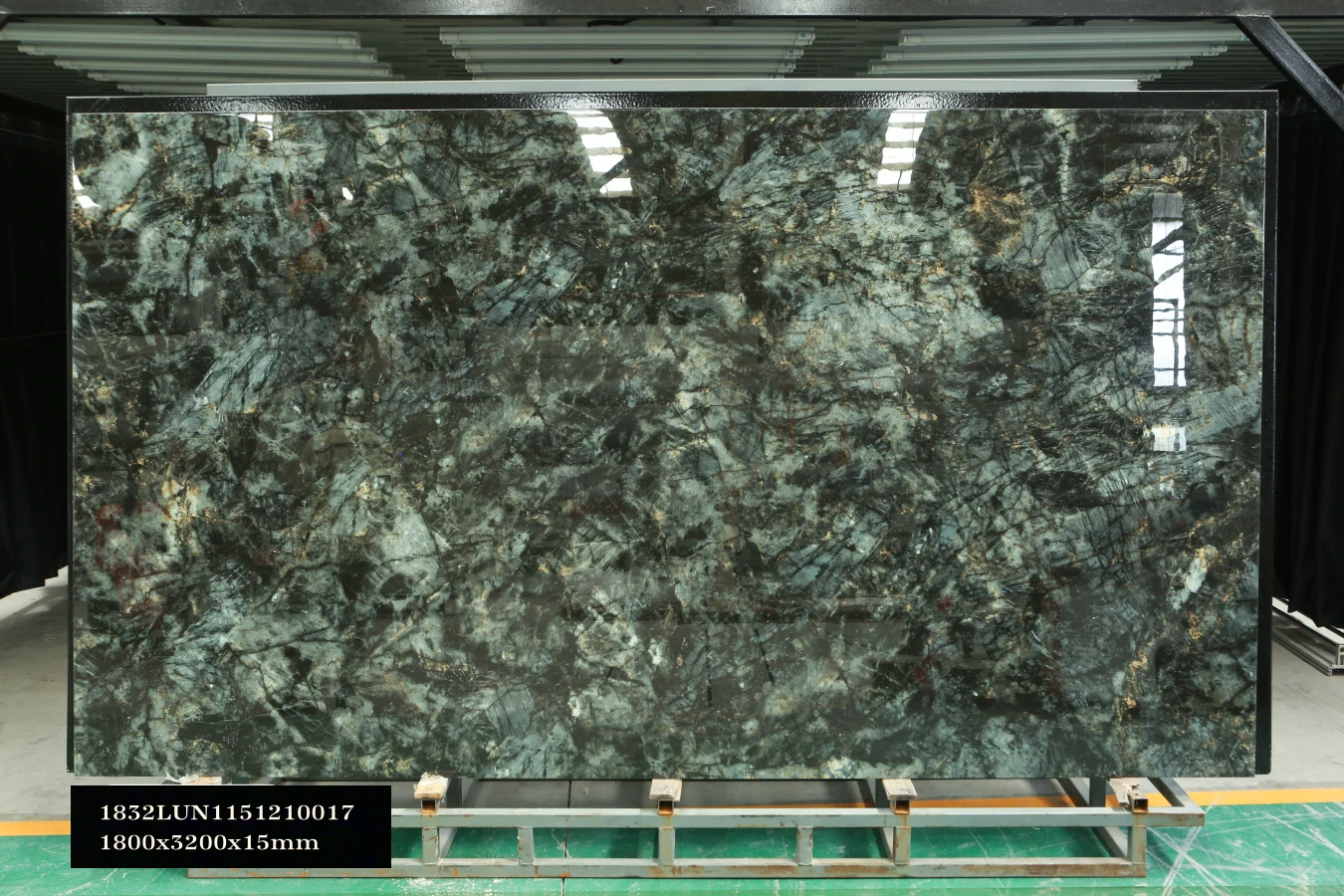 Đá nung kết Green Stone 1832LUN1151210017