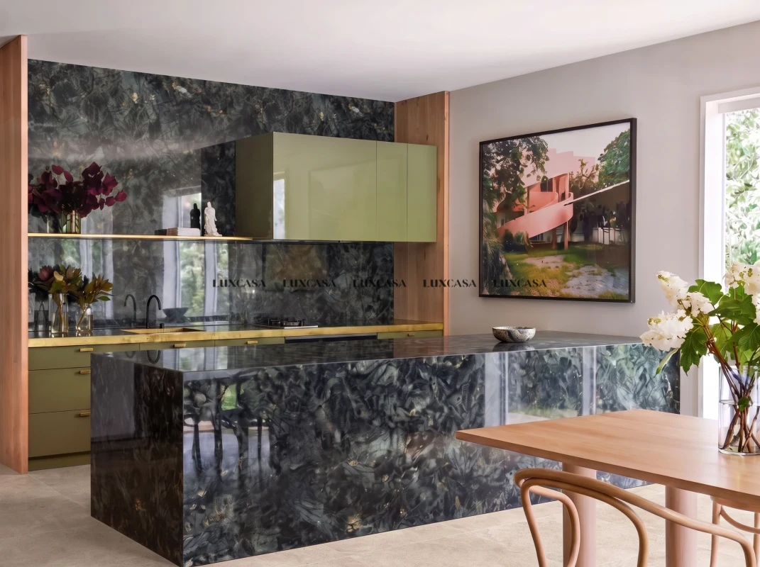 Đá nung kết Green Stone làm bàn đảo